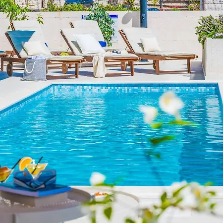 Blue Diamond Villa *