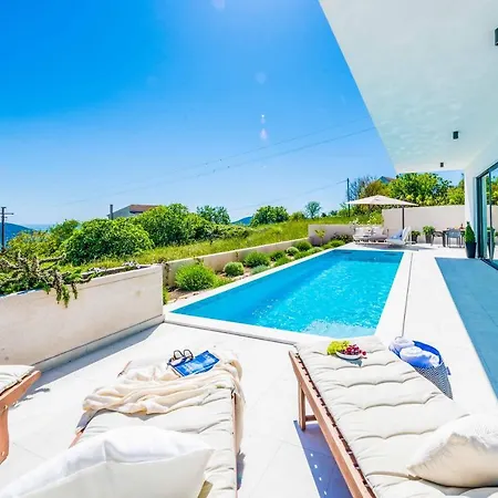 Blue Diamond Villa Orasac